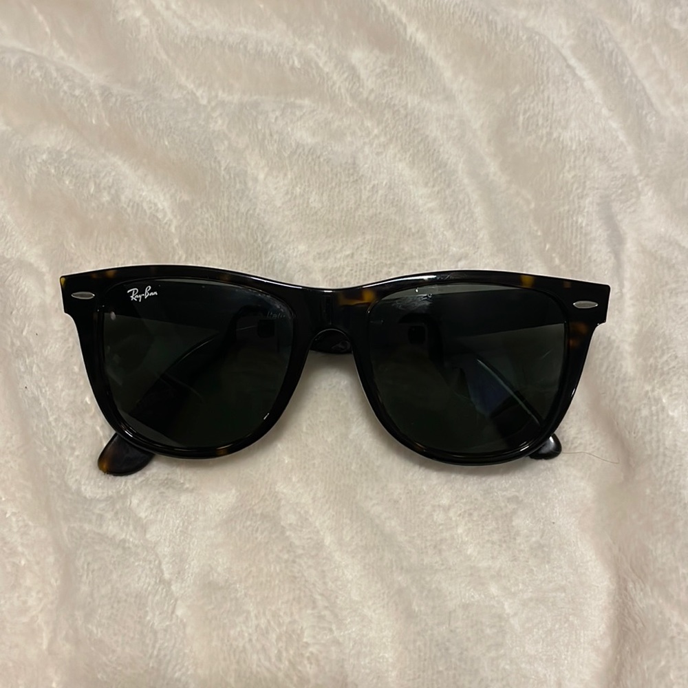 Wayfarer Ray-Ban Sunglasses